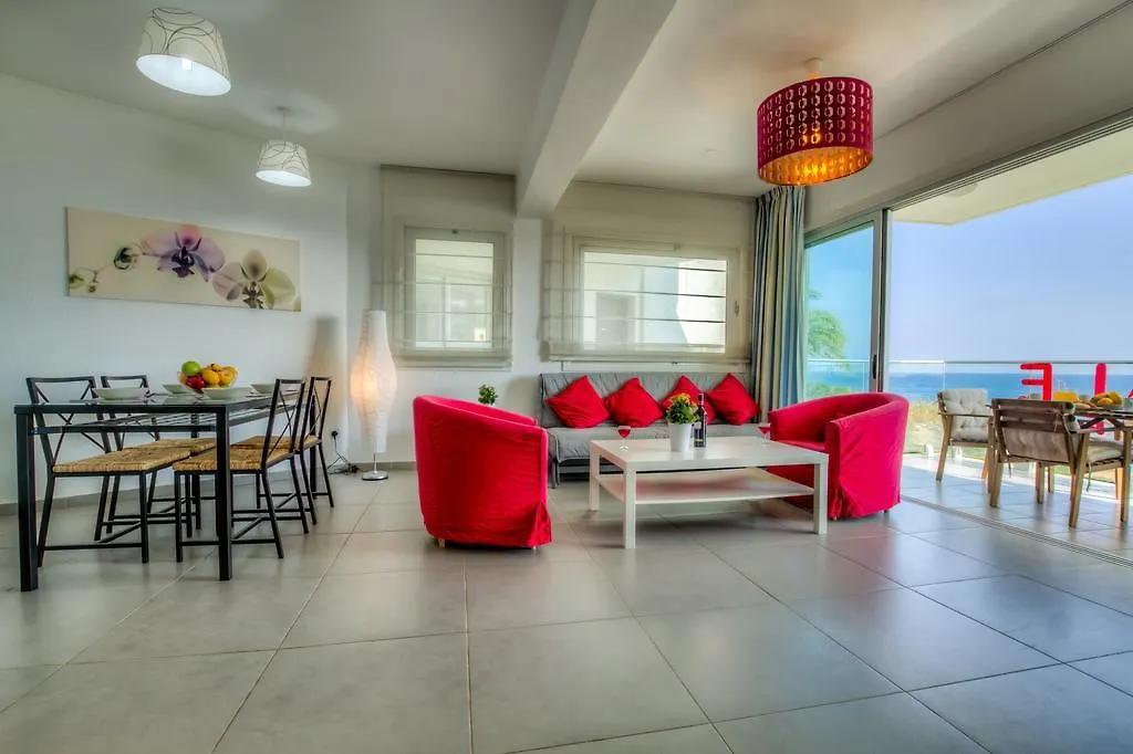 Apartamento Beachfront Trident Protaras