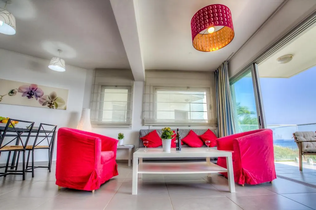 Beachfront Trident Protaras Chipre