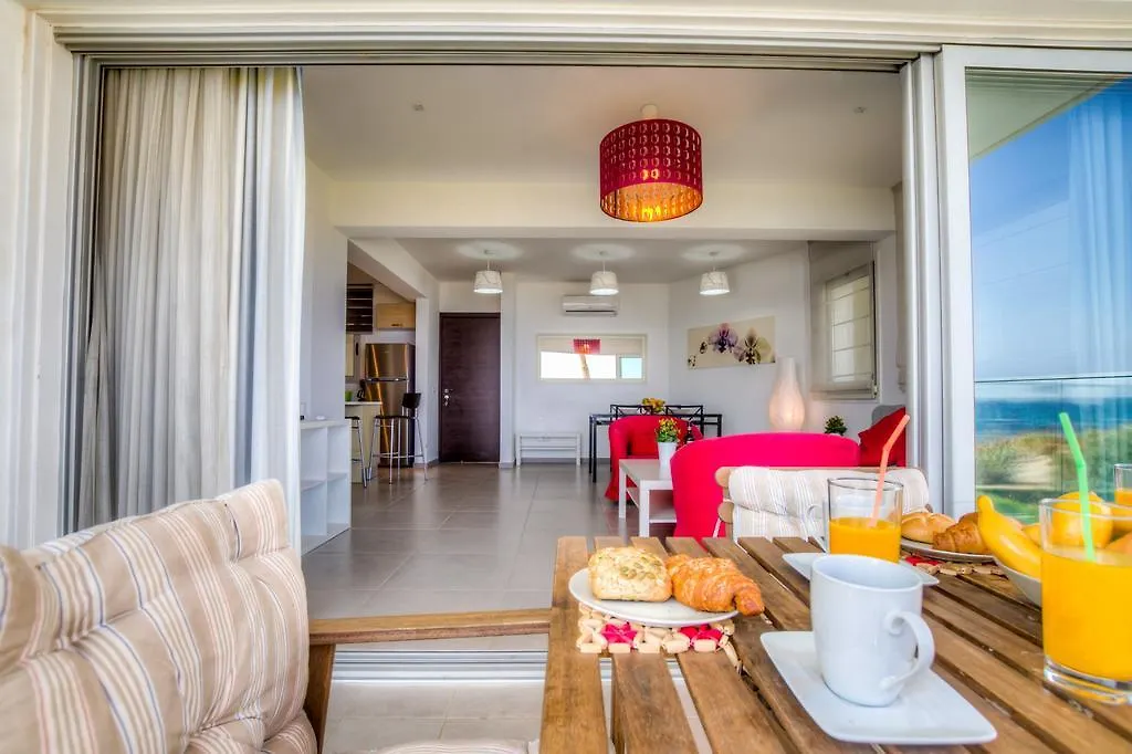 Beachfront Trident Protaras 0*,