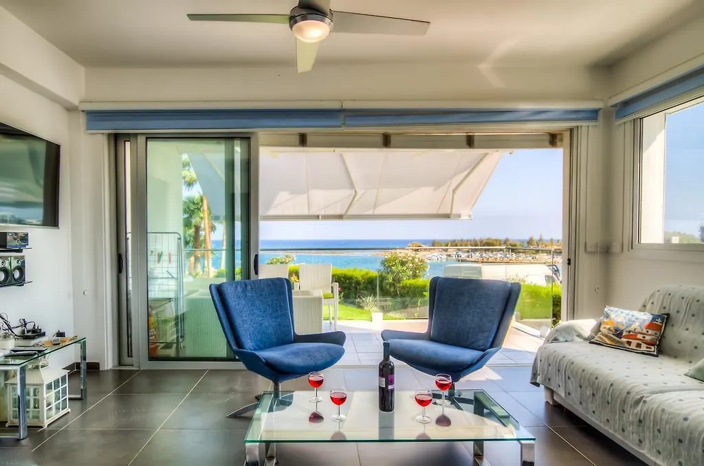 Beachfront Trident Protaras Apartamento