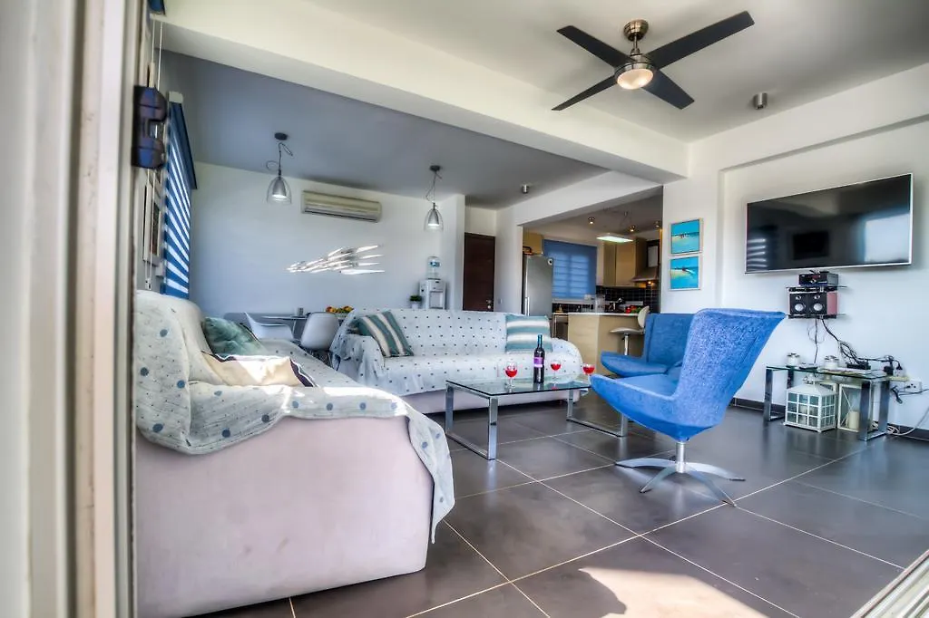 Beachfront Trident Protaras Apartamento