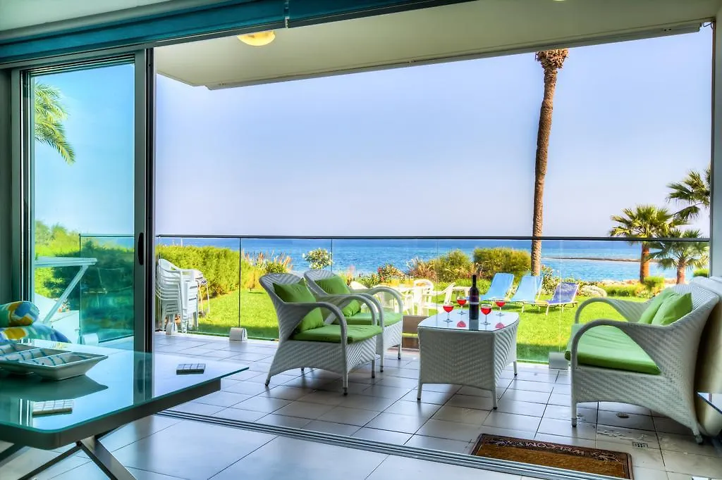 Beachfront Trident Protaras Apartamento